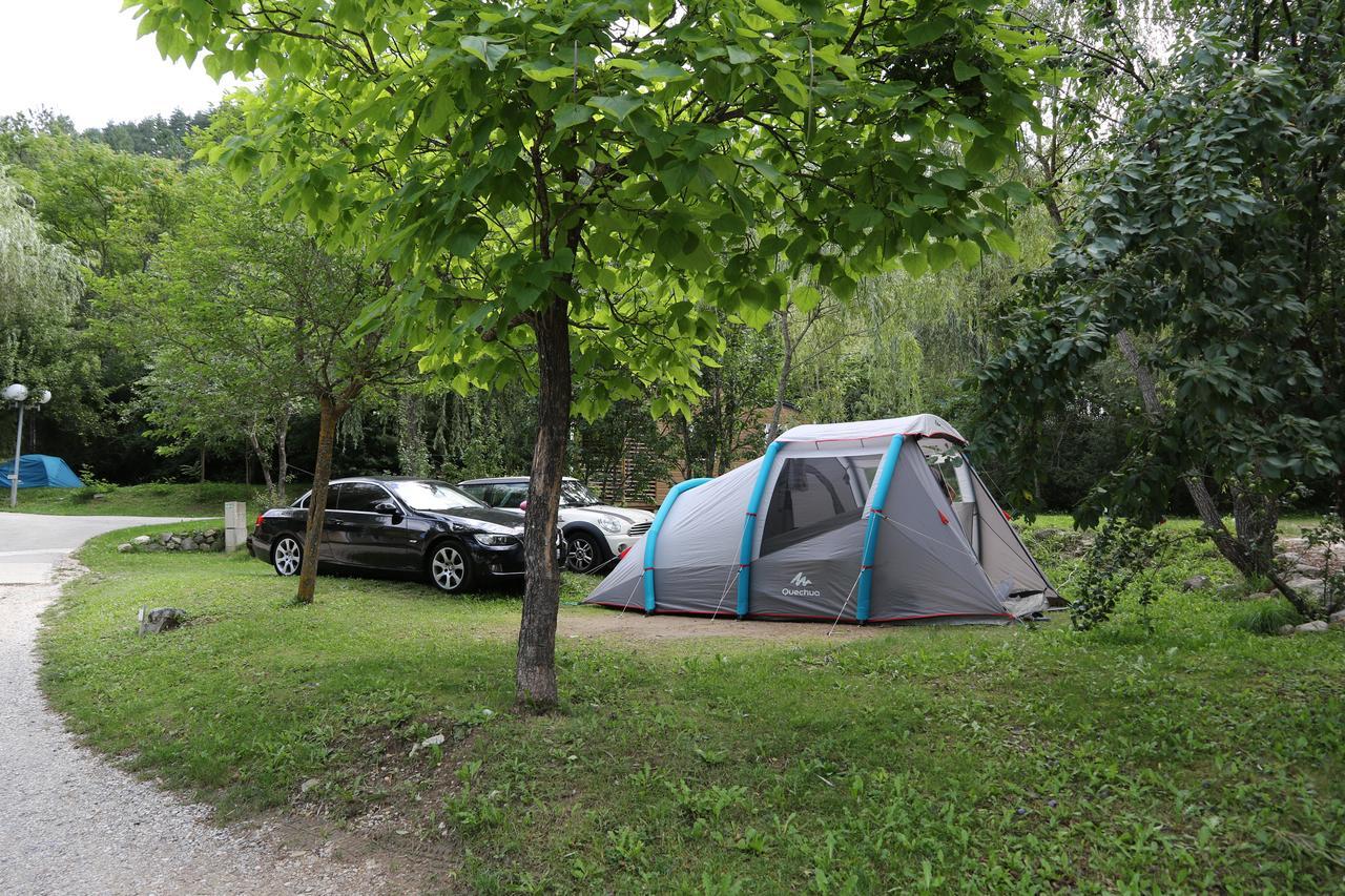 Camping La Ferme de Castellane Hotel Esterno foto